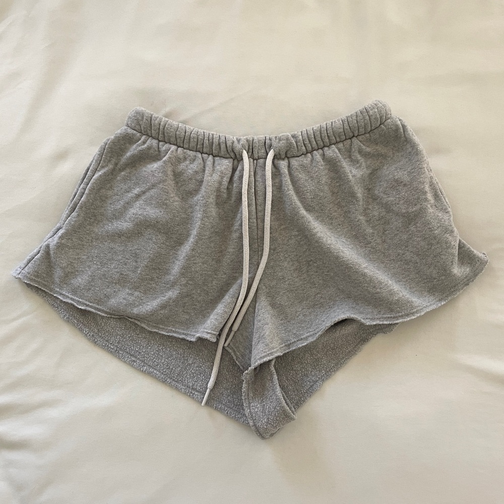 GREY SHORTS - Picture 5 of 5